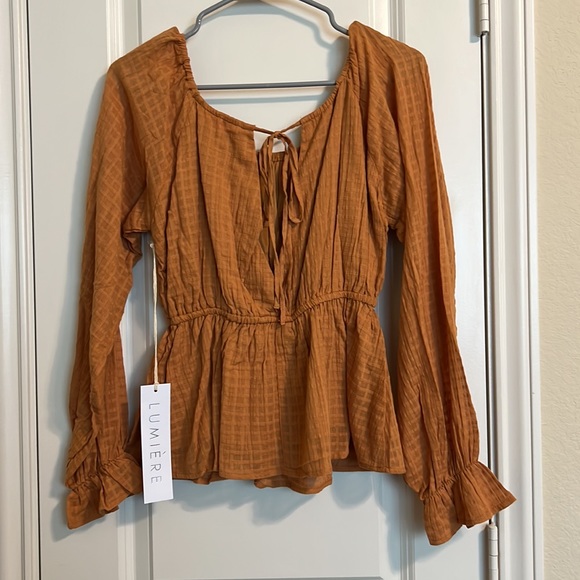 NWT! Pink lily long sleeve peplum top - Picture 4 of 5